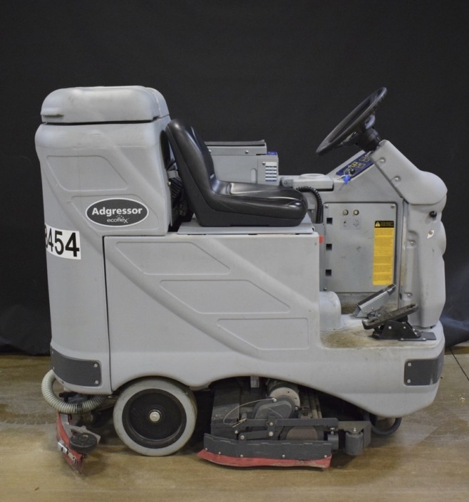 Rider scrubber from Miami Industrial Trucks