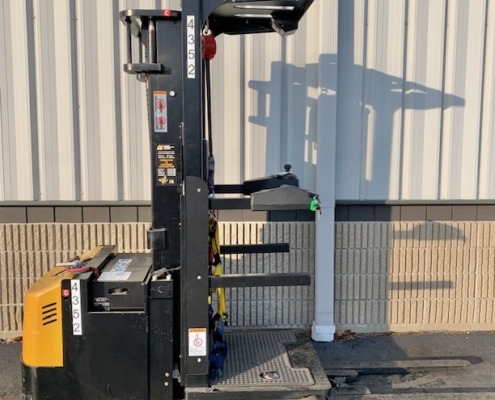Side view of forklift from Miami Industrial Trucks